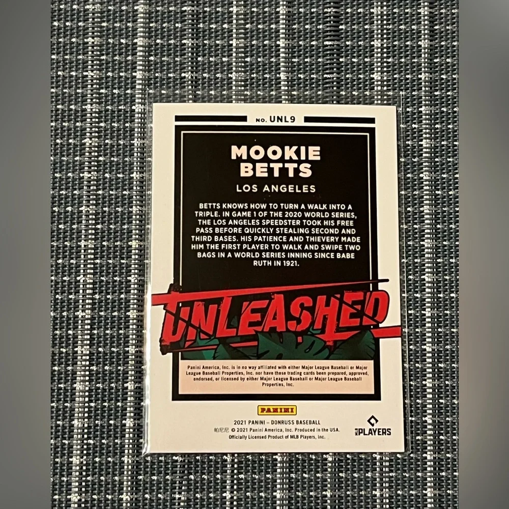 Mookie Betts ⚾️ 2021 UNLEASHED Prizm Rapture Parallel Donruss Card # UNL9
